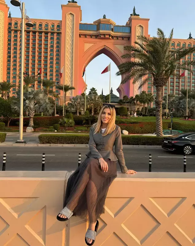 420464628184137073480318497985558956100136180n