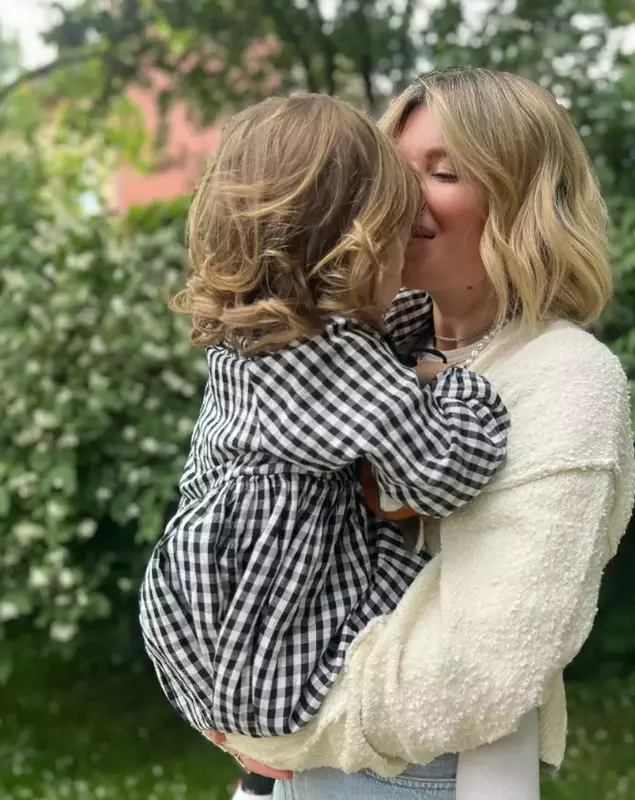 gina-pistol-si-fiica-josephine