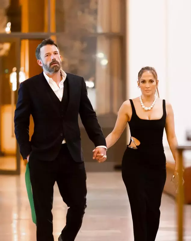 Exclusif – Prix Spécial – No Web – Ben Affleck et sa femme Jennifer Affleck (Lopez) sont allés dîner en amoureux au restaurant „La Girafe” à Paris