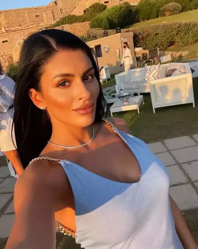 Elena, iubita lui Cătălin Bordea (2)