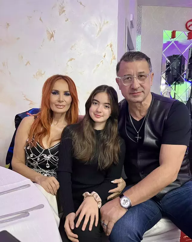 Daniela Gyorfi și fiica ei (4)