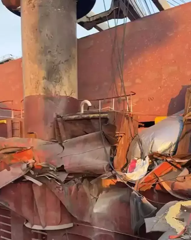 nava ucraineana lovita de rusia 1