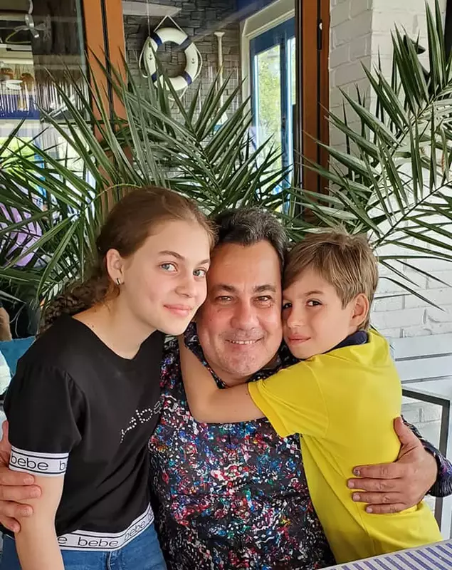 Copiii lui Ionuț Dolănescu (2)