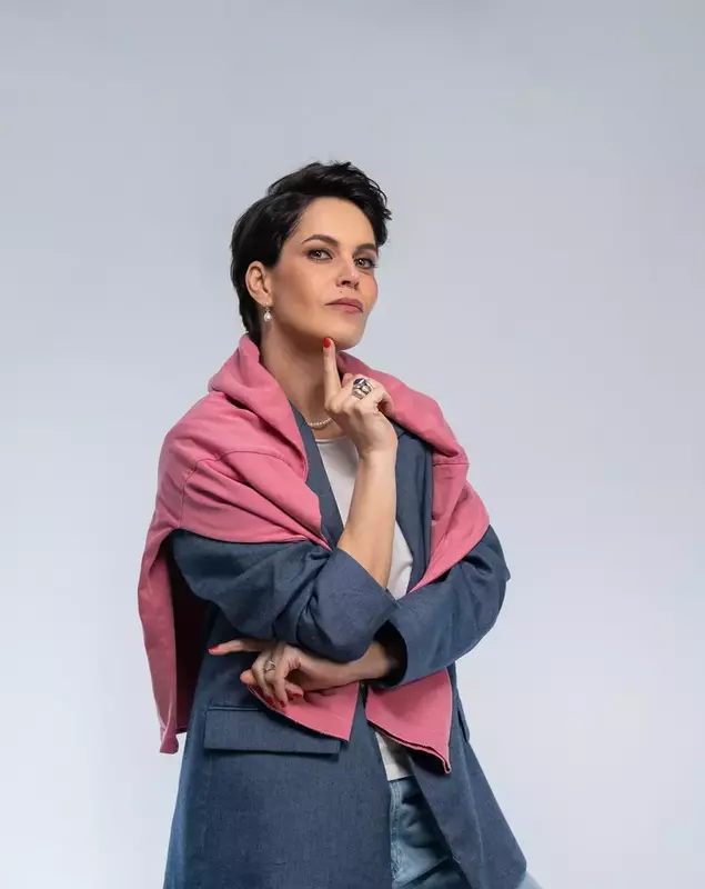 andreea remetan a semnat cu radio impuls post detinut de kanal d (1)