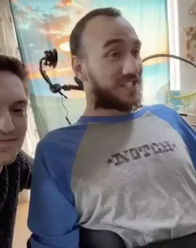 Un homme paraplégique avec un implant Neuralink joue aux échecs vidéo par la pensée