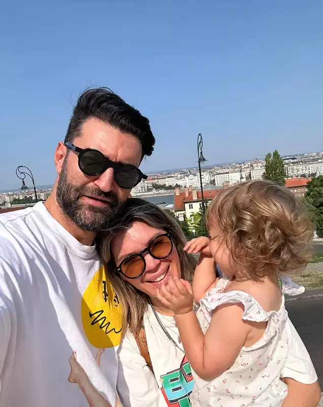 Smiley, Gina Pistol și Josephine, fiica lor