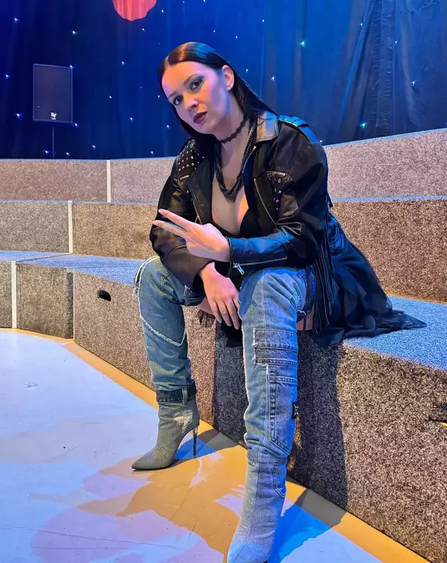 Diana Dumitrescu prezintă „Top Invers - Eroii Comediei” la TVR