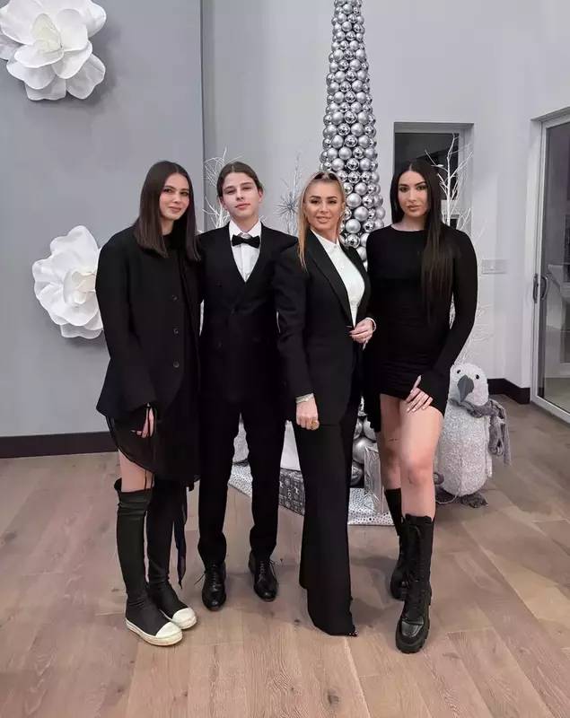 familia Anamariei Prodan (6)