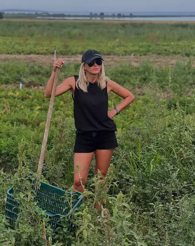 Oana paraschiv Poftiti pe la noi