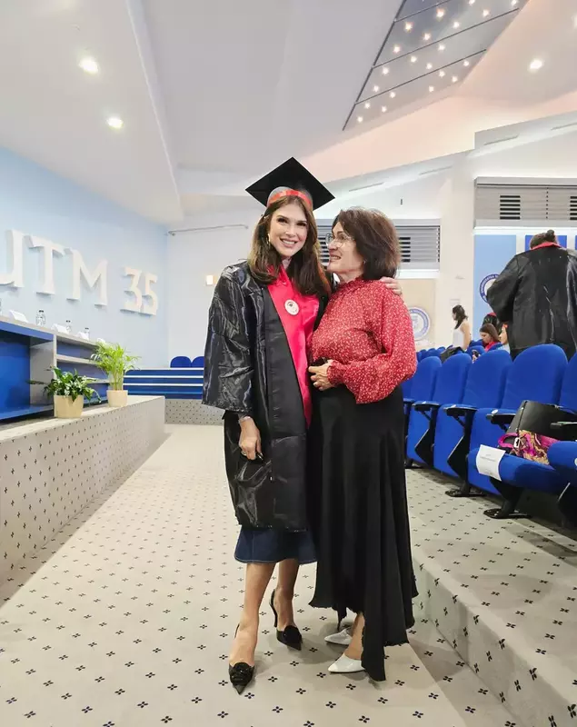 Monica Bîrlădeanu a absolvit facultatea (2)