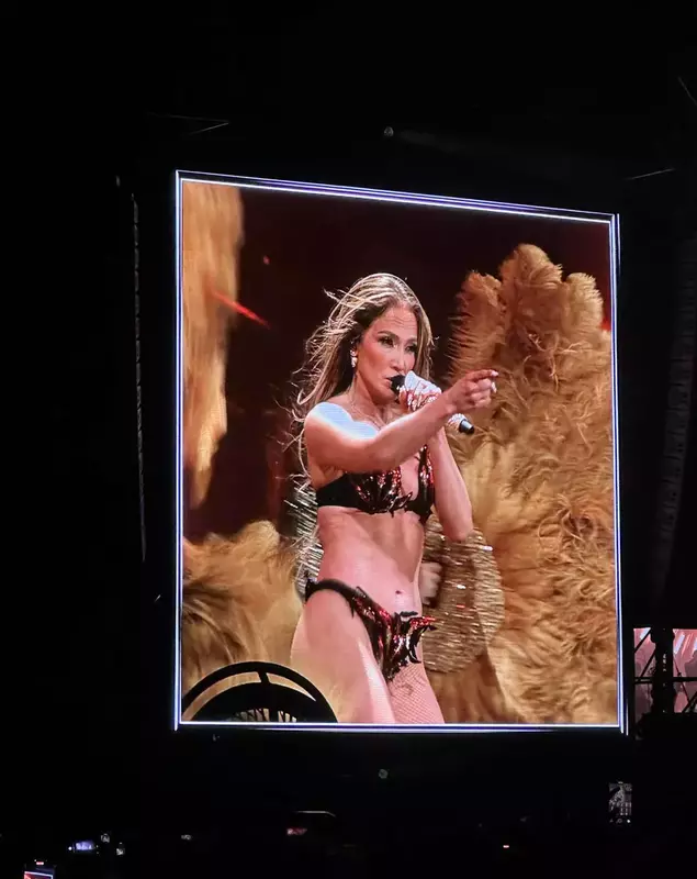 jennifer lopez piata constitutiei bucuresti 27 iulie (31)