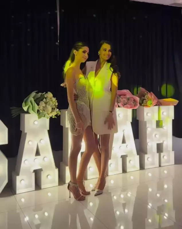 Anca Serea si fiica ei majora