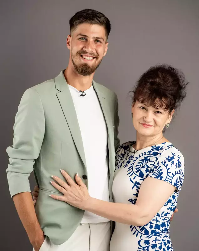 Ion Bârsanu alături de însoțitoarea lui, doamna Liliana