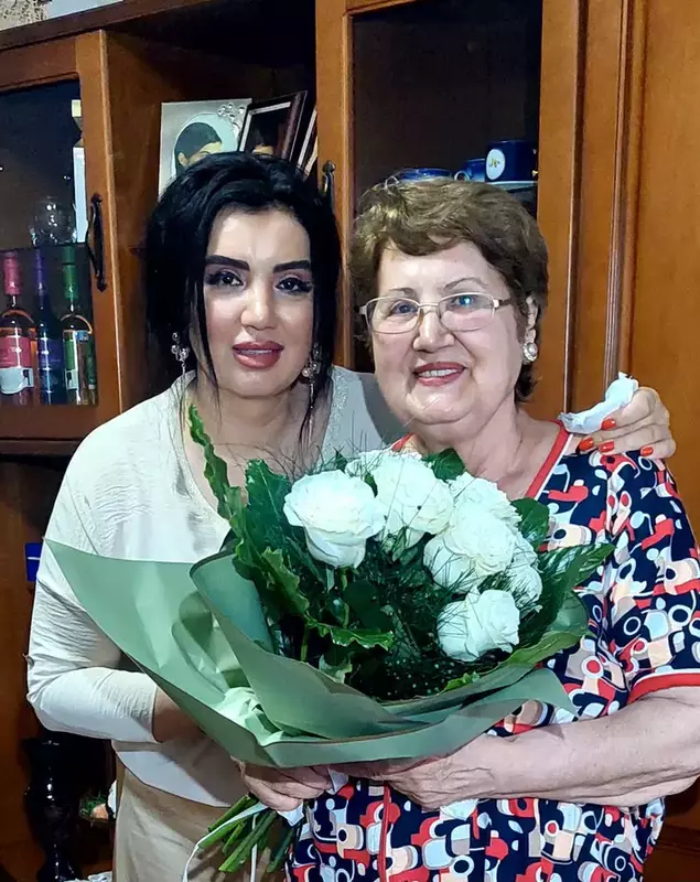Adriana Bahmuțeanu și mama ei (2)