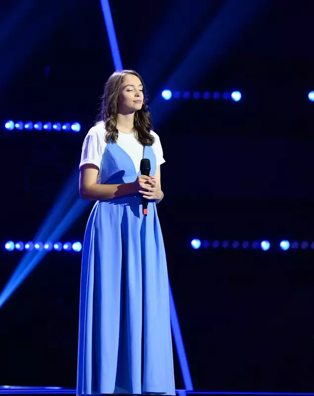 Teona Stavarachi însărcinată pe scena de la „Vocea României”, emisiune difuzată de PRO TV
