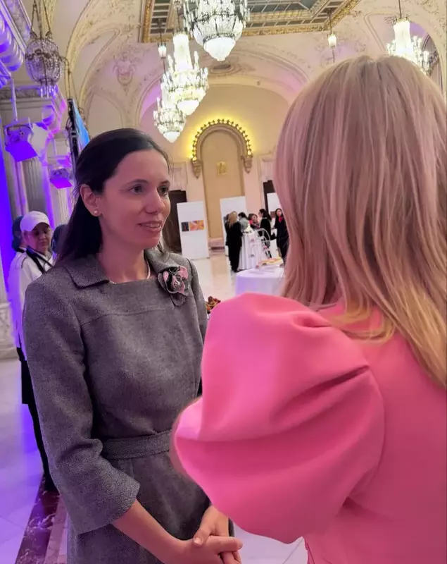Andreea Esca și Mirabela Grădinaru la evenimentul organizat la Palatul Cotroceni de Fundația Renașterea