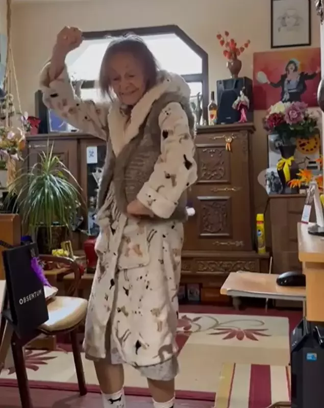 Marina Voica, dans viral pe TikTok la 89 de ani