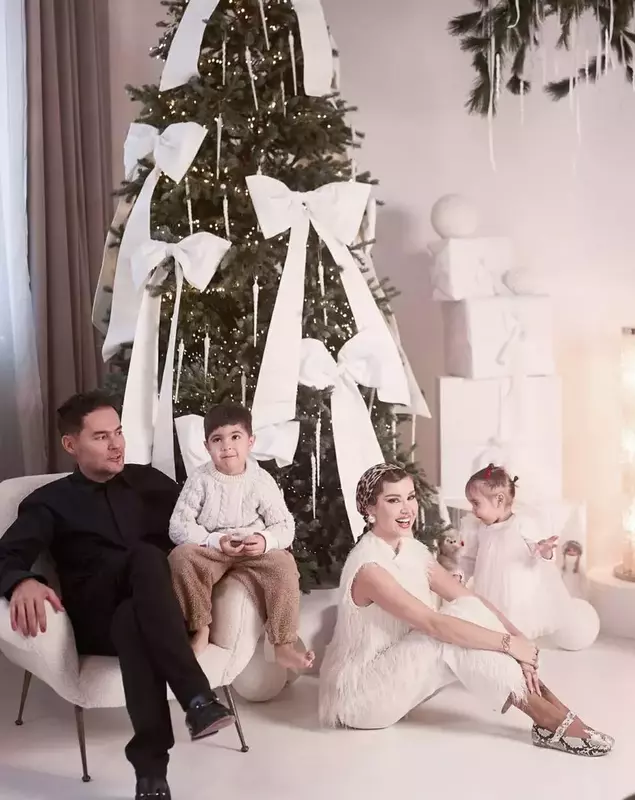 alina ceusan sedinta foto sarbatori (2)