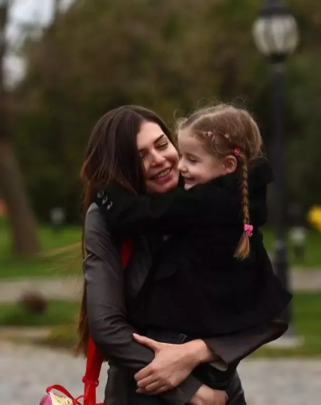 Monica Gabor și Irina, fiica ei (4)