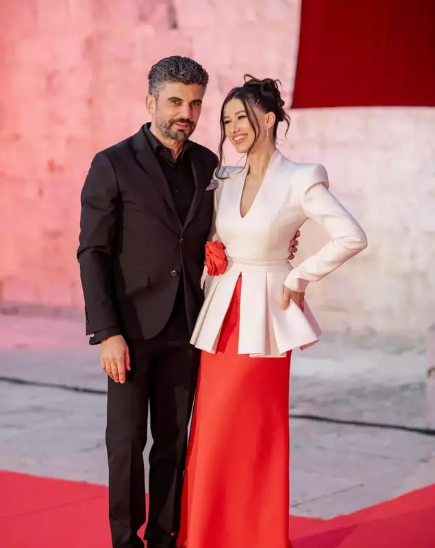 Actorul Bogdan Bob Rădulescu și Mădălina Bellariu Ion la premiera din Spania a filmului „Acel Martie” („That March”)