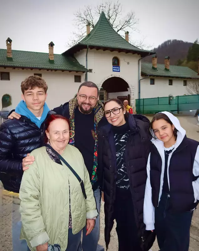Andra Măruță, Cătălin Măruță, David Măruță, Eva Măruță și mama lui Cătălin Măruță