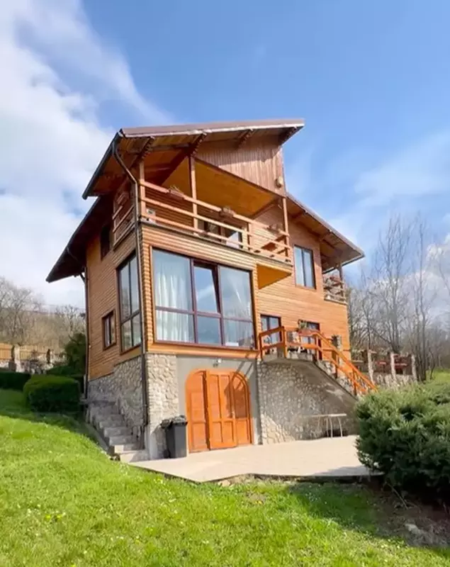 casa de la Telega Andreei Marin (1)