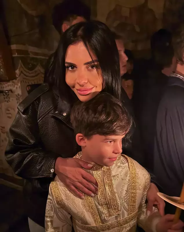 fiul cel mare al Andreei Popescu (1)