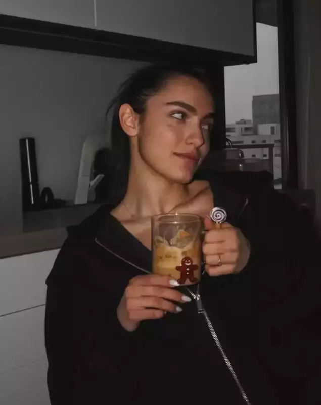 imagini din apartamentul Alexiei Eram (1)