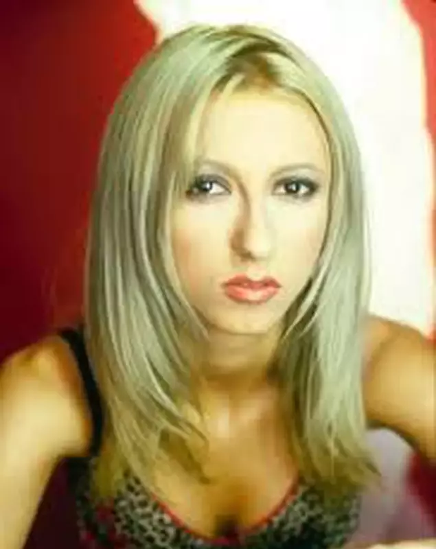Andreea Bălan înainte de operațiile estetice (1)