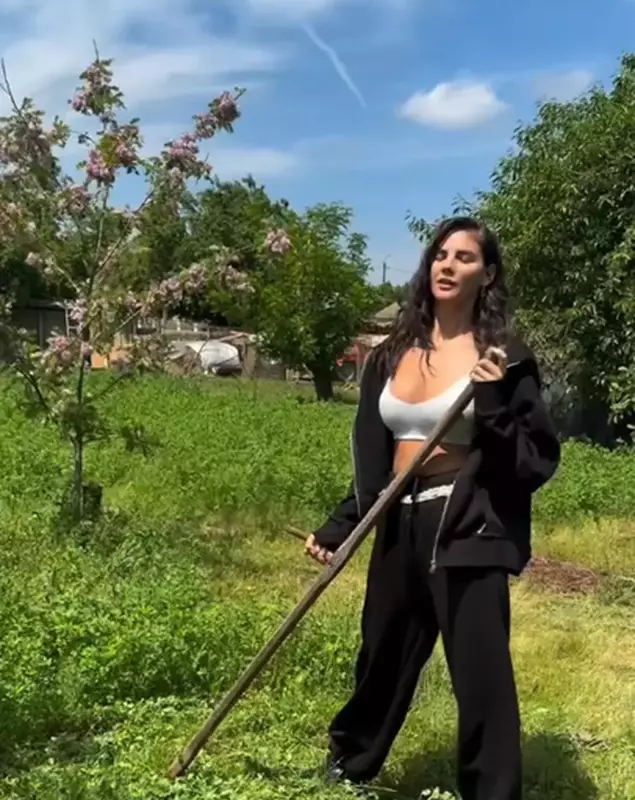 Ramona Olaru la țară