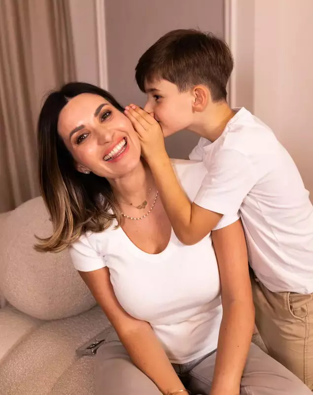 Ela Craciun si fiul mic