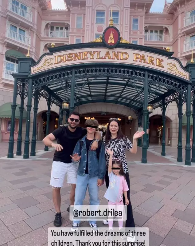 robert-drilea-deea-maxer-disneyland-paris-1