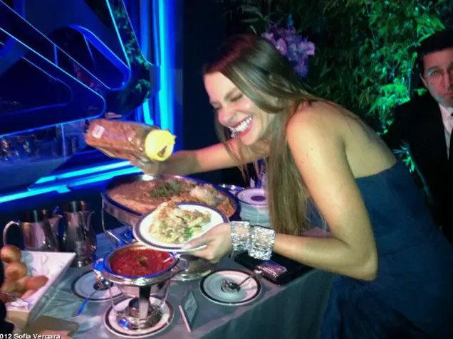 sofia-vergara-onion-crunch.jpg