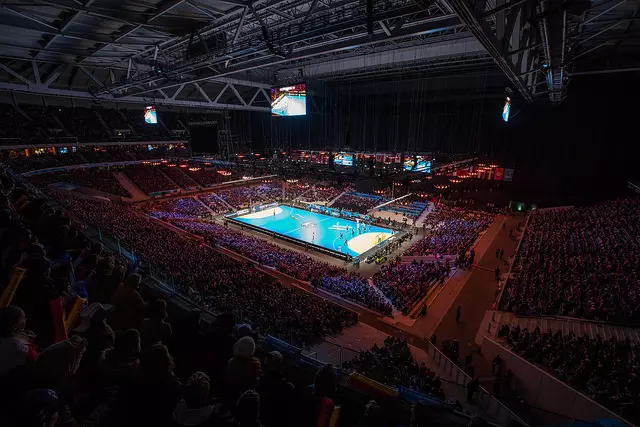 32443390415_b75554a224_z