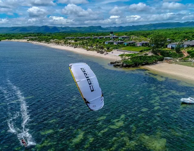 Kite-in-front-of-the-Resort
