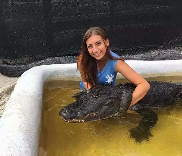 Gabby Scampone, îmblănzitoarea de aligatori din Florida
