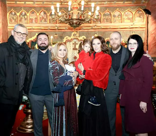 simona-gherghe-si-a-botezat-baietelul-2