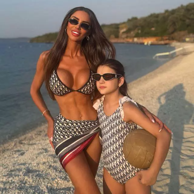 Bianca Drăgușanu (22)