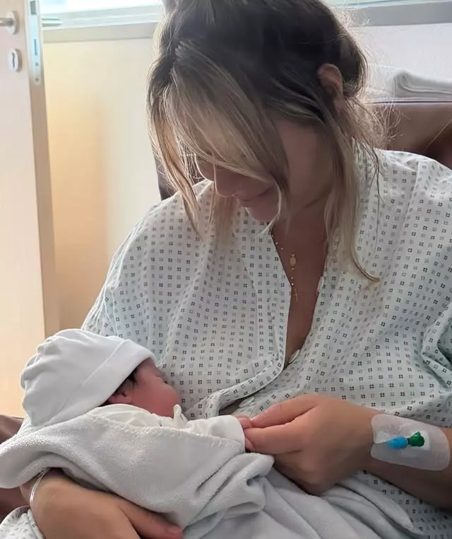 Laura Cosoi și Nina, cea de-a cincea fetiță (2)