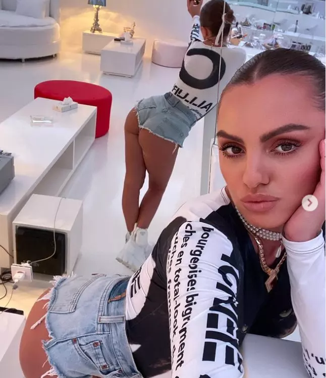 alexandra stan in pantaloni scurti 3