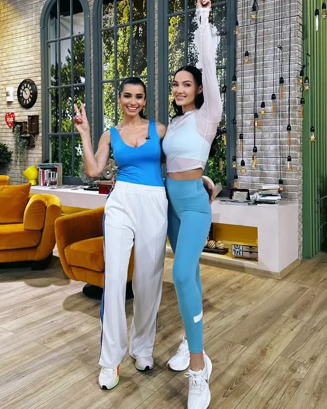 lili sandu si beatrice olaru