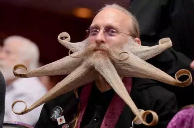 mustata spectaculoasa