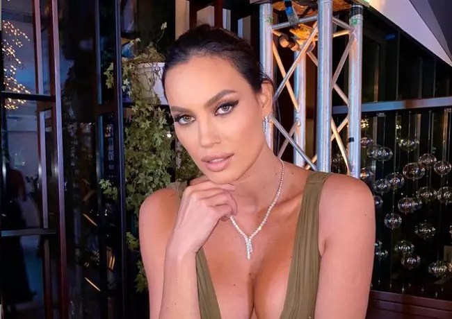 alina puscau in spital cu covid 5