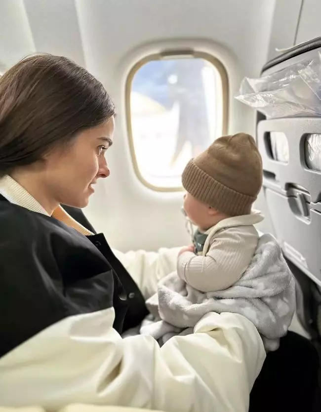 Theo Rose și Sasha Ioan 1