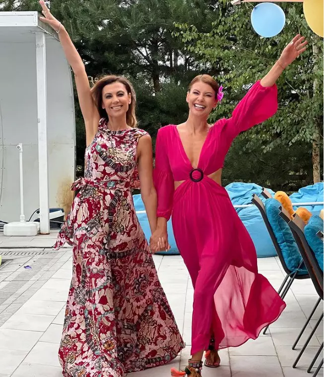 dana-sota-si-natalia-barbu-prietene