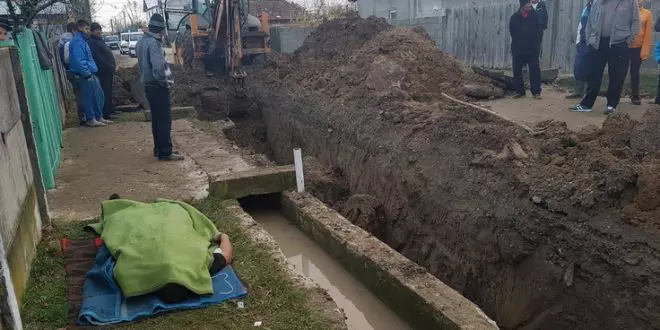 Un bărbat a murit pe un șantier în Dâmbovița. Malul de pământ s-a prăbușit peste el (2)