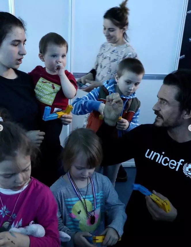 orlando-bloom-in-moldova-4
