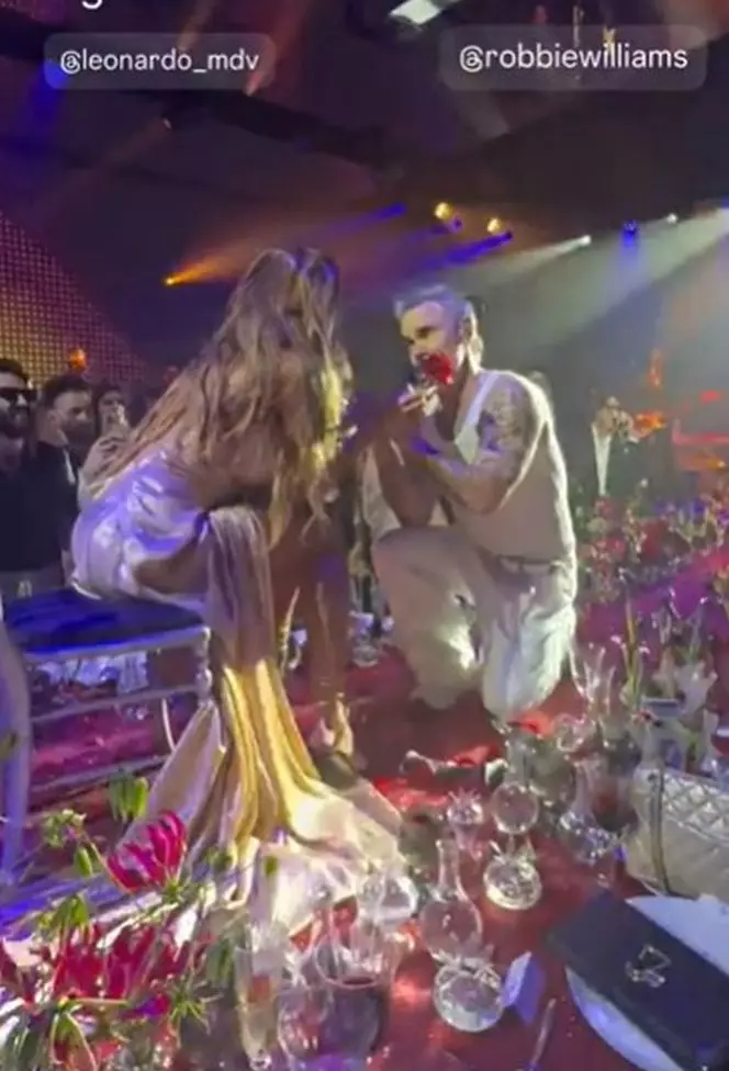 Mădălina Ghenea și Robbie Williams (3)