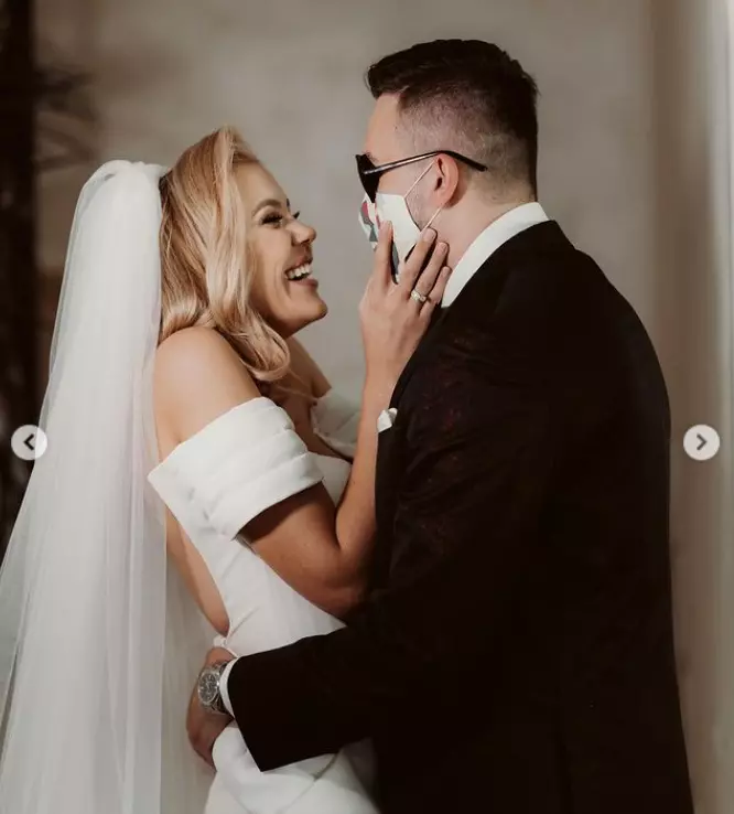 emily-burghelea-s-a-casatorit-3