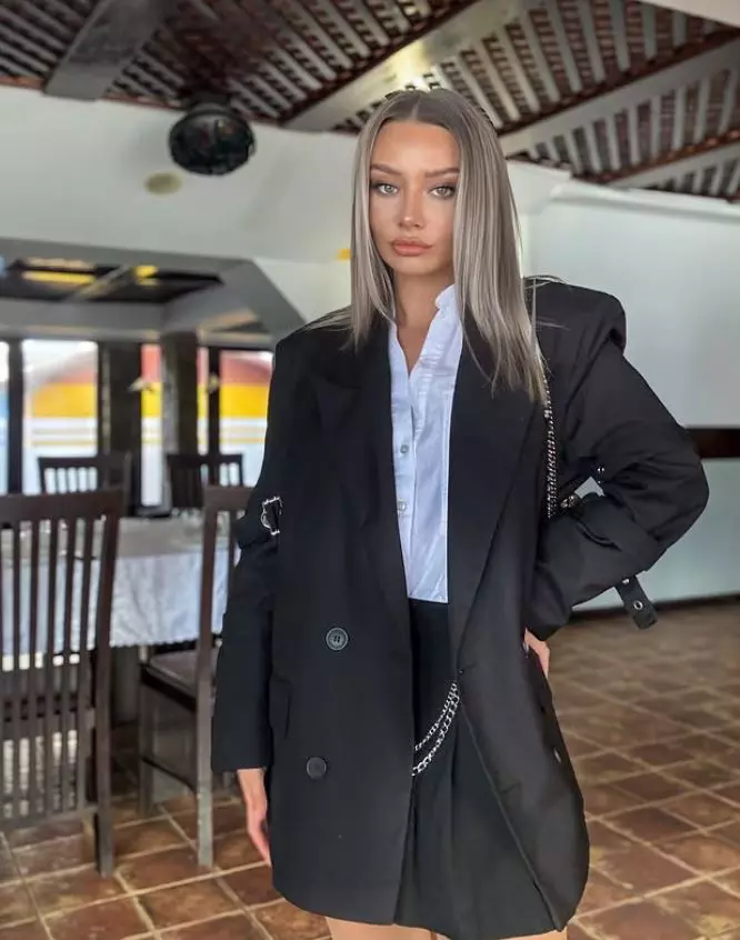 Ramona Ilie și-a dat demisia de la Antena Stars (5)